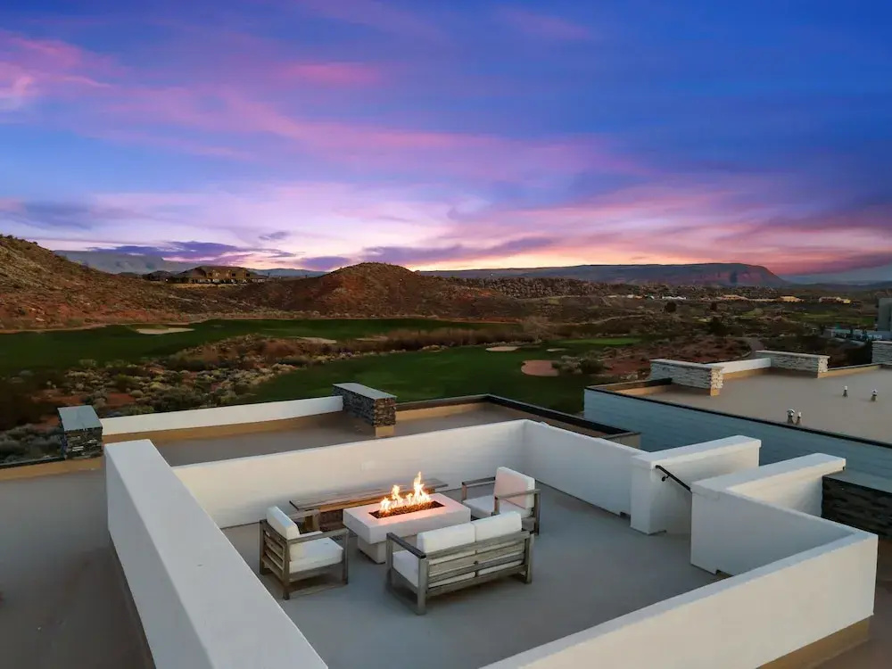 A Hole In One 15 Bedroom Home