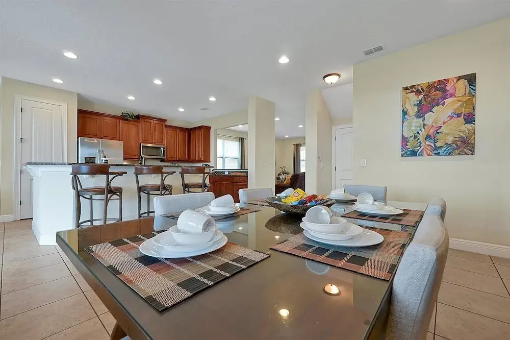 261 Lasso Drive 6bed