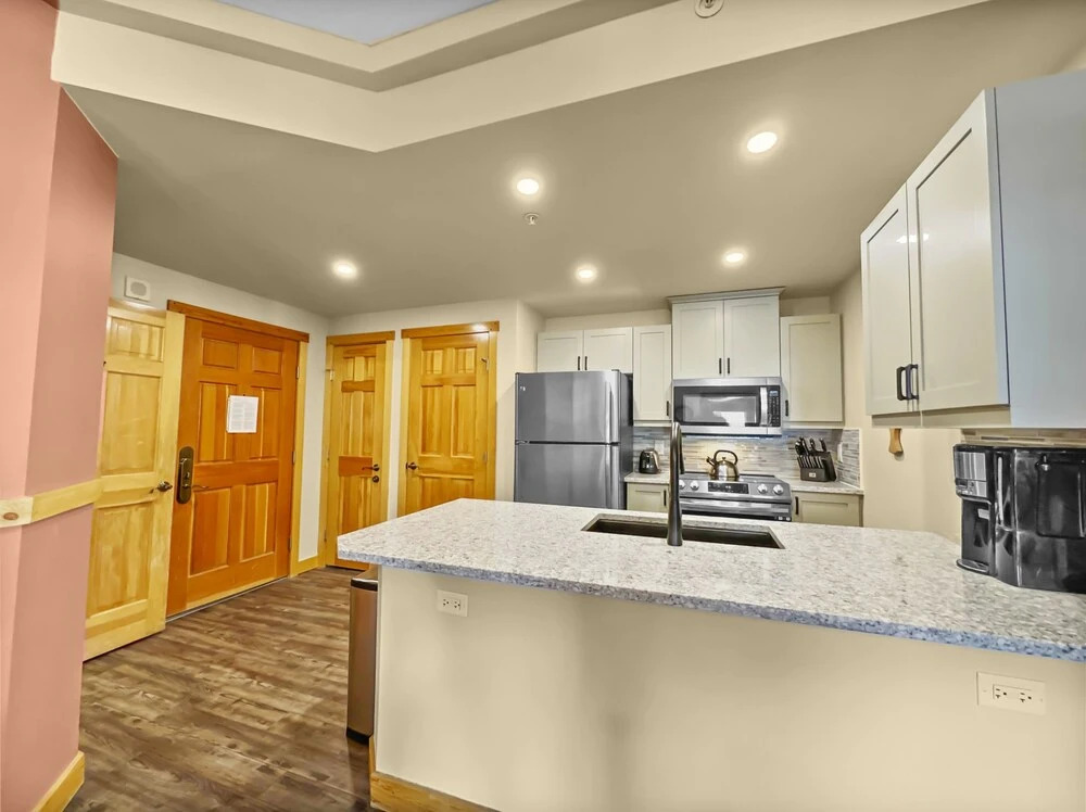 Luxury Remodeled Passage Point Condo - Short Walk to Lifts - Incredible View - PP403 by Redawning