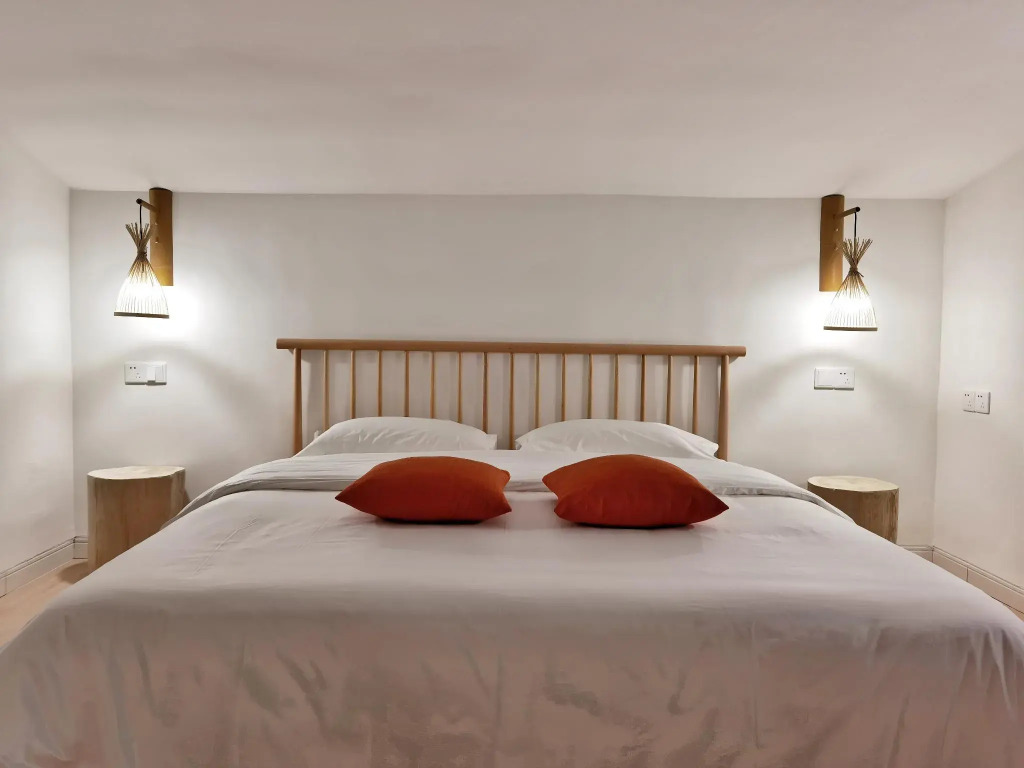 Riverside Retreat Hotel