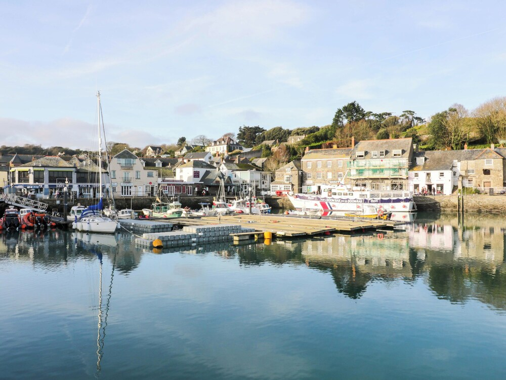 Lodge 9- Lamorna
