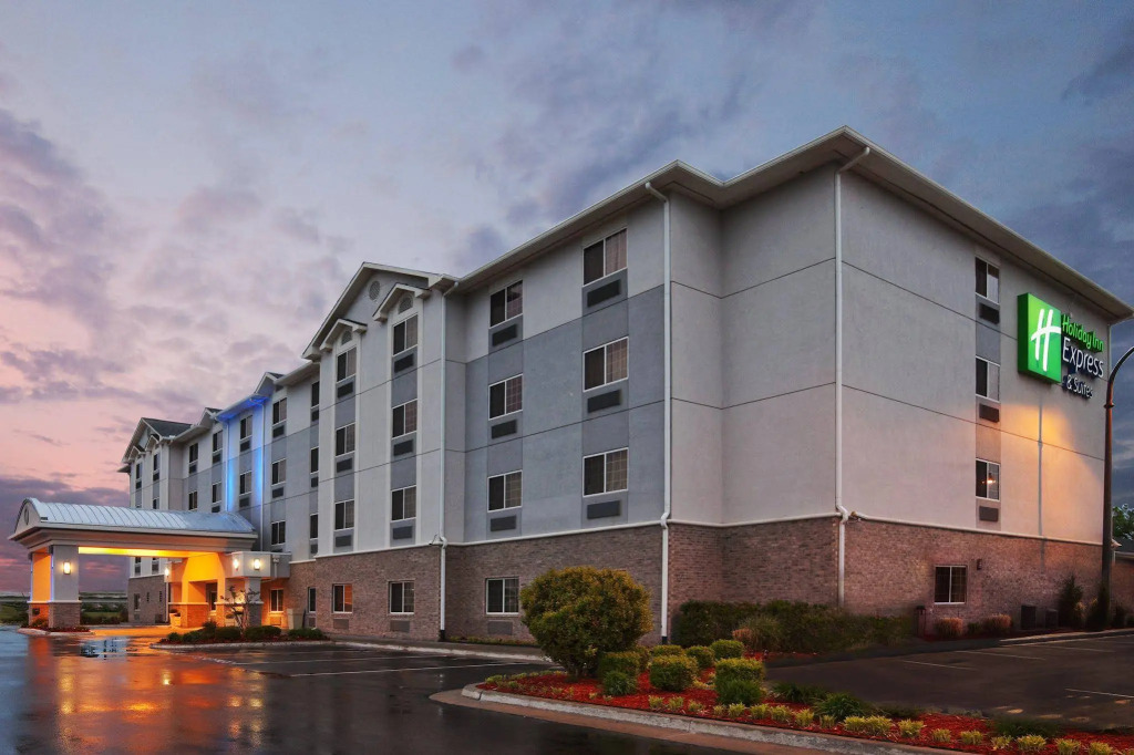 Holiday Inn Express & Suites Glenpool by IHG
