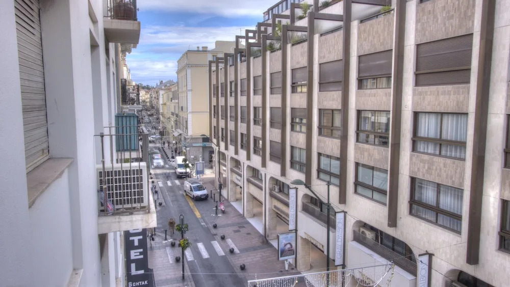 T2 3 étoiles 150 m des Plages 4 mn Palais