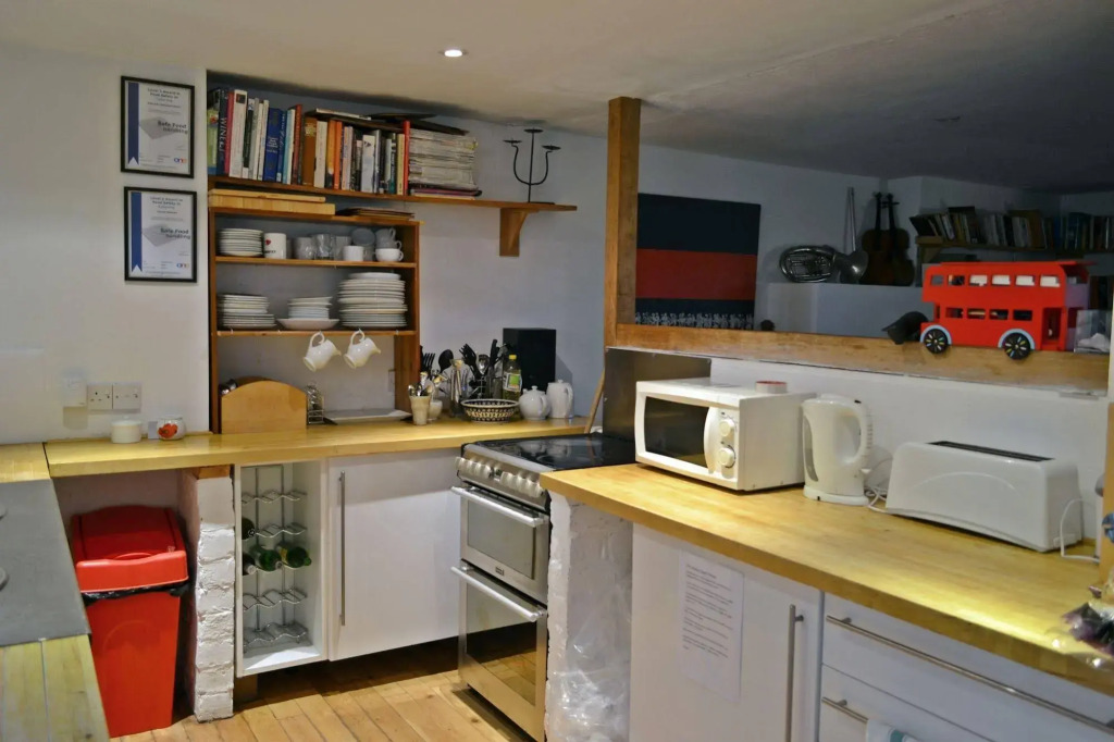 Shelley Guest House
