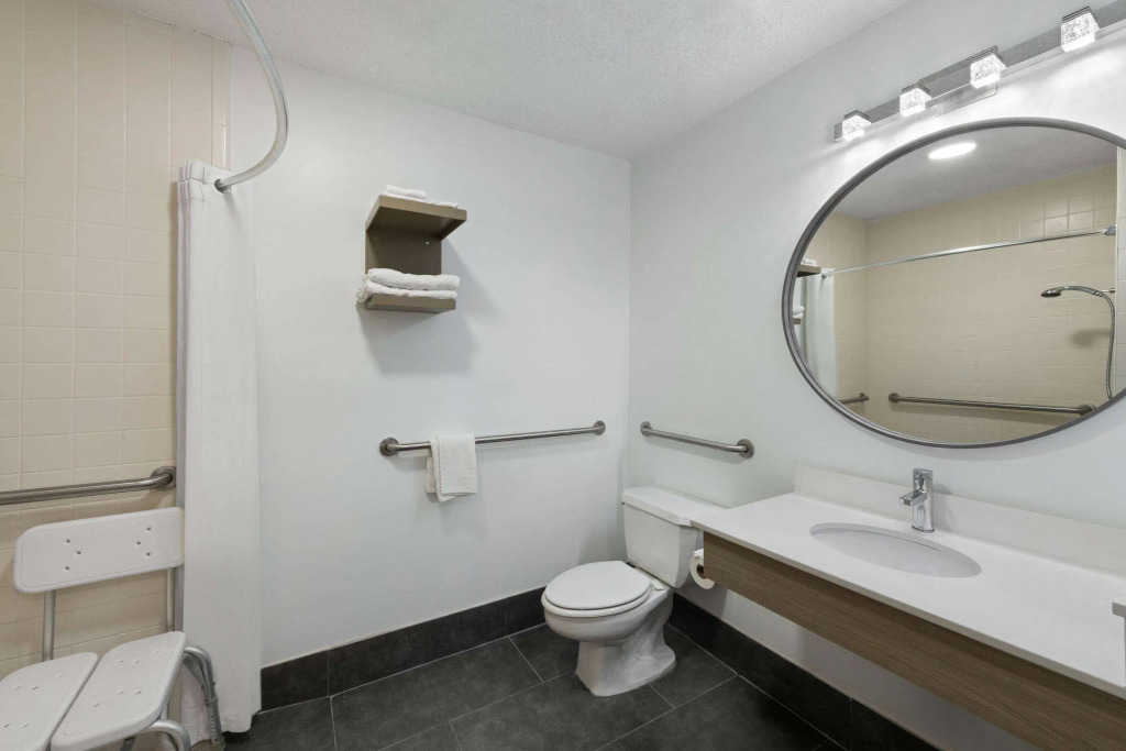 Super 8 by Wyndham Harbison/Parkridge Hospital