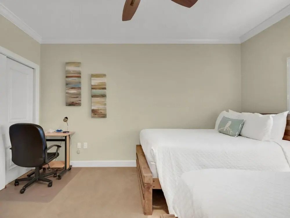 Harbor Landing B0402