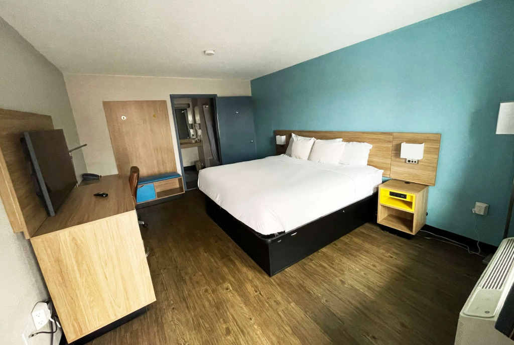 Days Inn by Wyndham Raleigh Glenwood-Crabtree