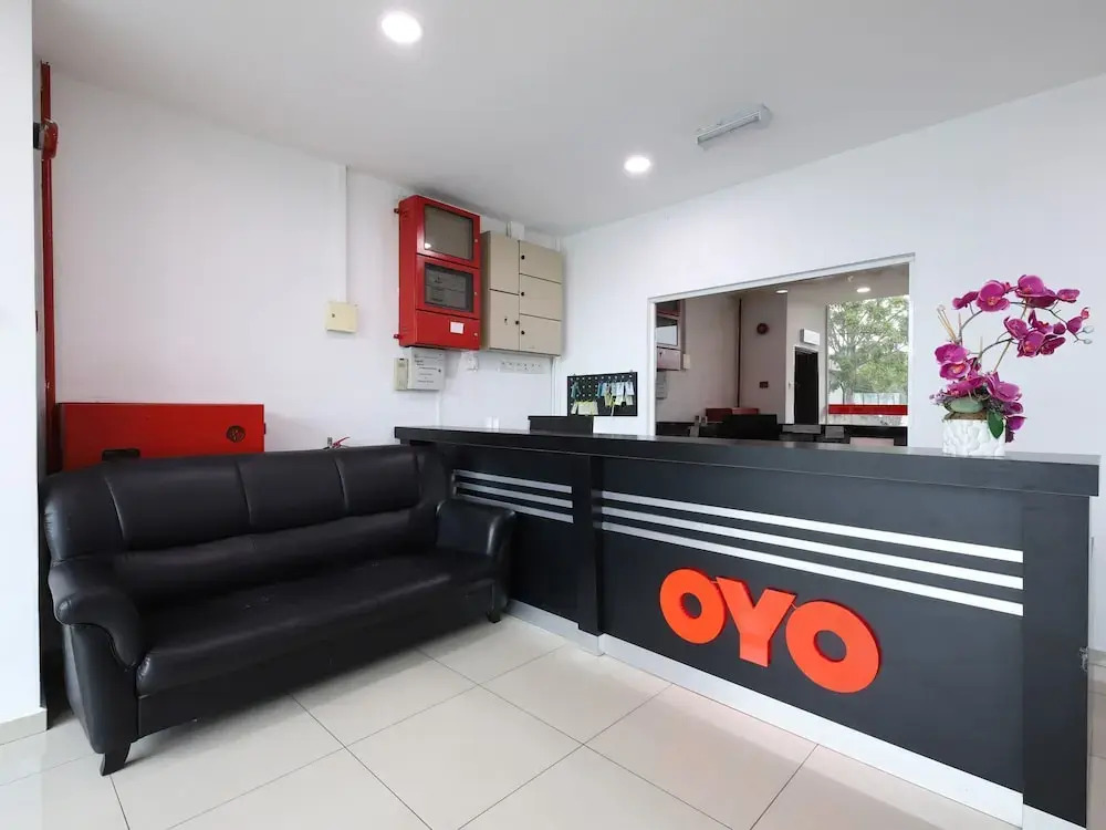 OYO 89497 Dream Nur Hotel