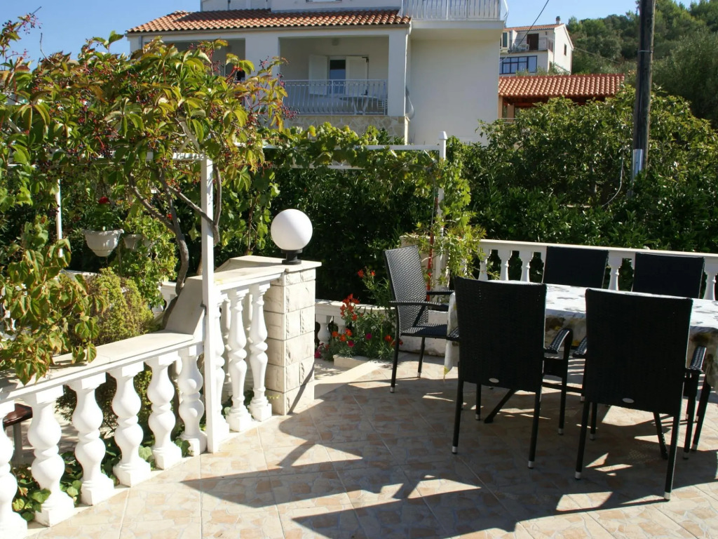 Coastal Comfort in Vinišće