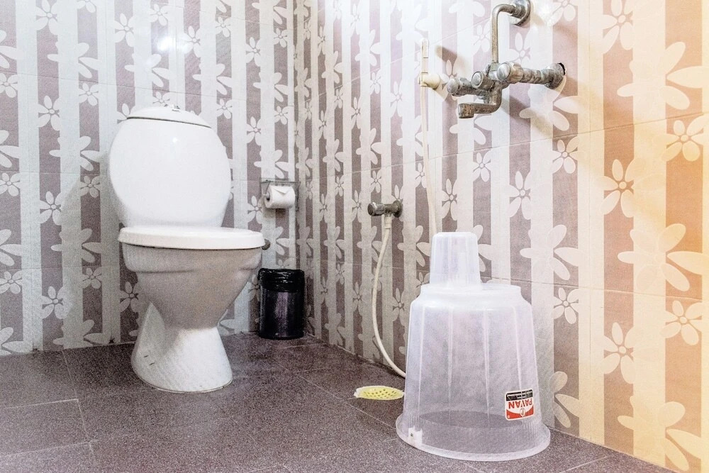 FabExpress Kapsstone Service Apartment