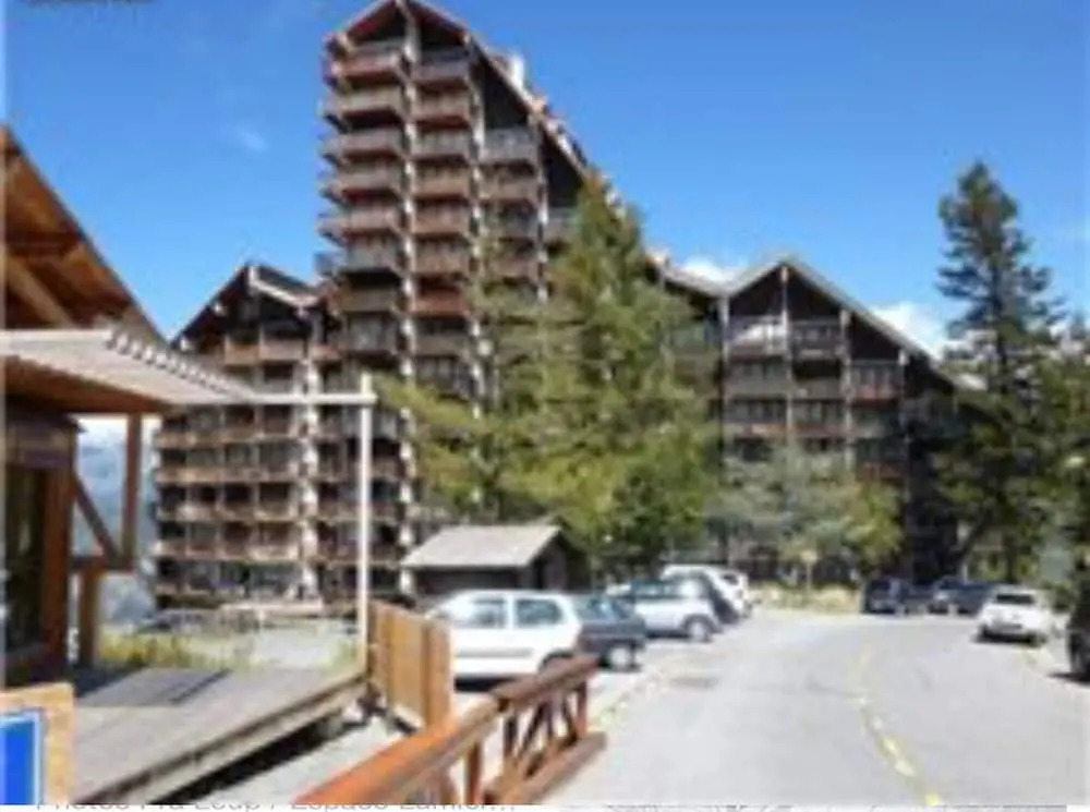 Studio in Praloup, With Wonderful Mountain View and Furnished Terrace