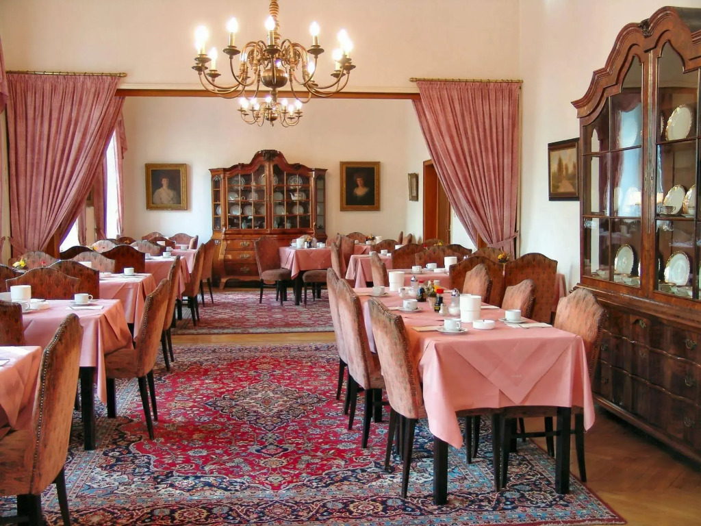 Tante ALMAs Kölner Hotel