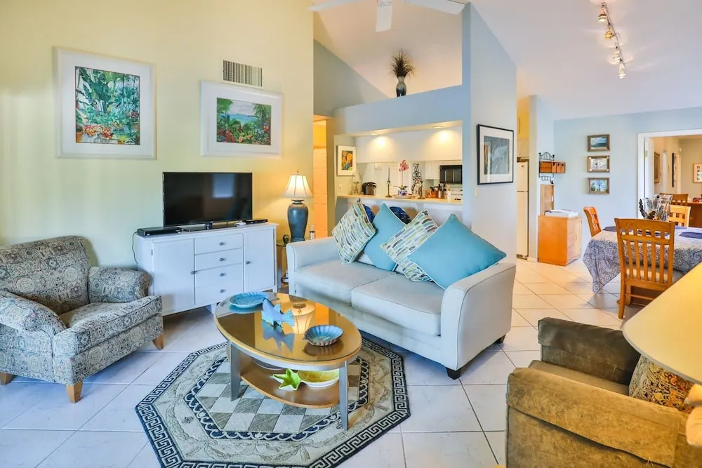 The Lakeside Beach 2 Bedroom Home