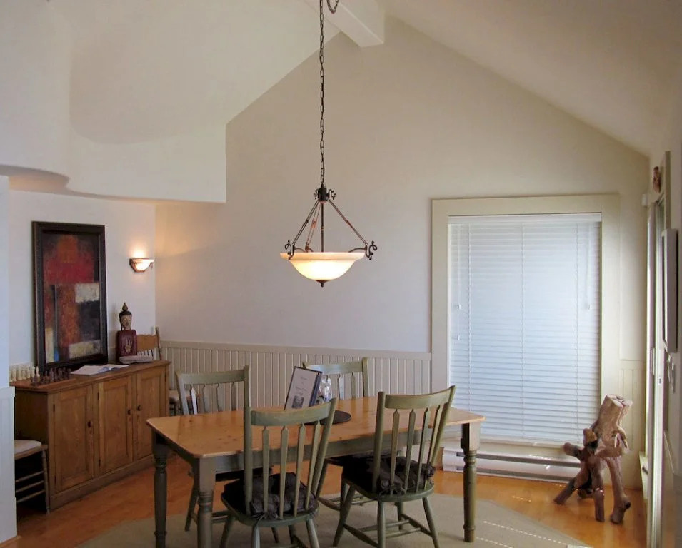 Stones Throw Cottage by BC Island Vacation Homes