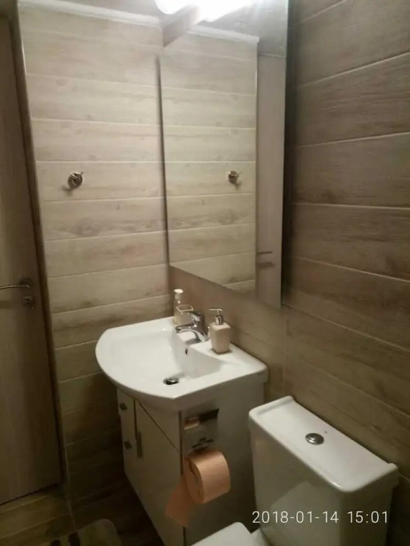 Modern ideally located studio apartment