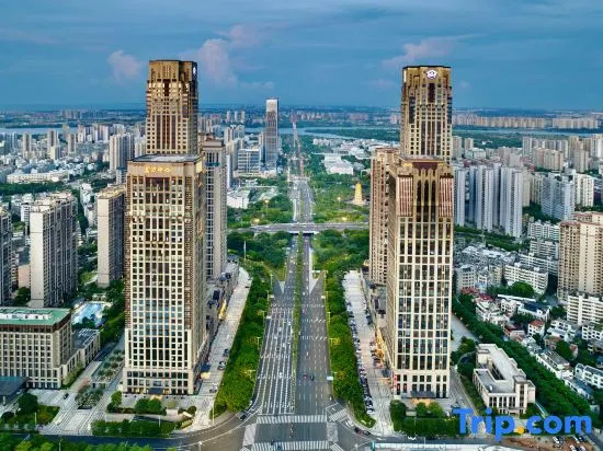 Elong R.YUN Hotel (Haikou Riyueguangchang Duty Free Shop)