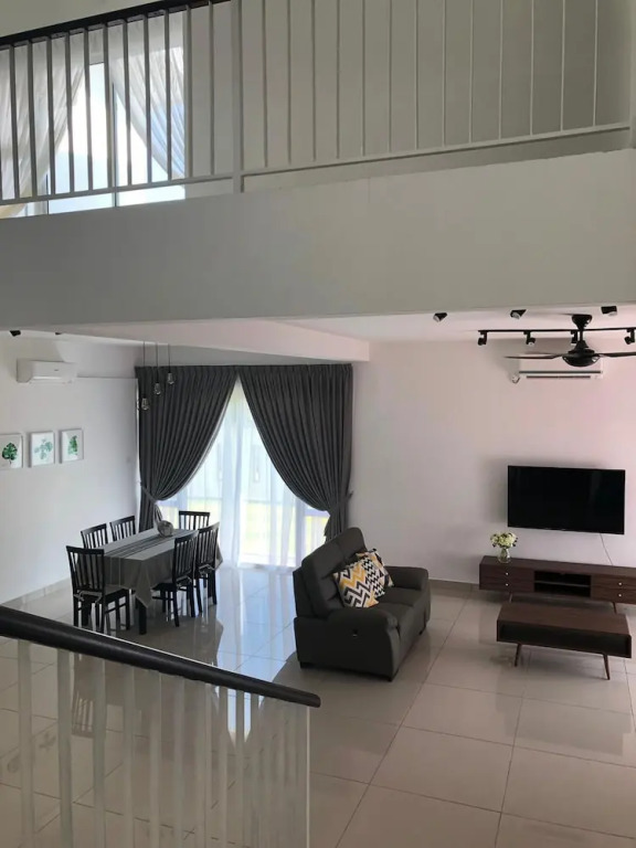 Hom Villa 16-25 pax