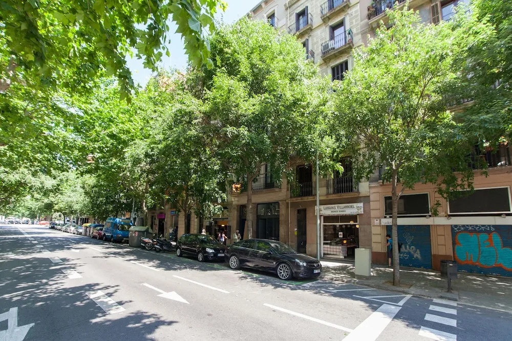 Aparteasy - Deluxe Family Apartments with Pool