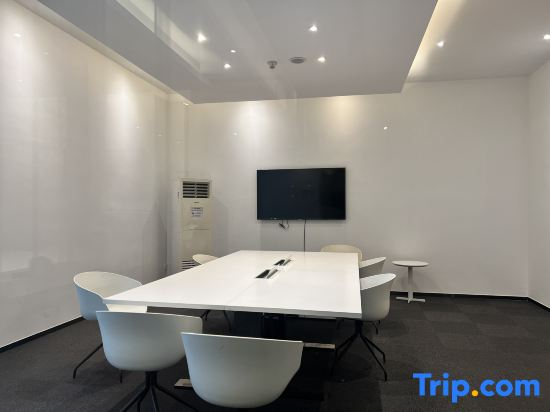 R&F -- Near SG & CIQ Link Bridge & Mall #Studio1B #4 pax by Cowidea