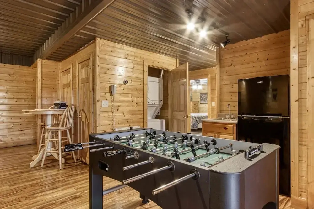 ERN819 - Mountain Majesty - Great Location! Close to All the Action! cabin