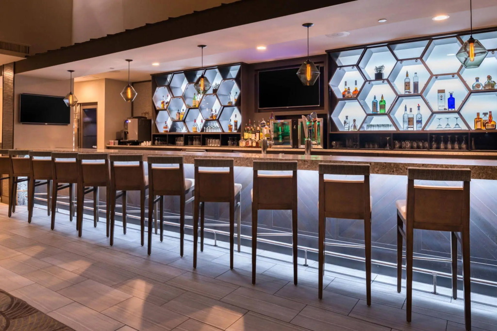 Jakes 58 Casino Hotel