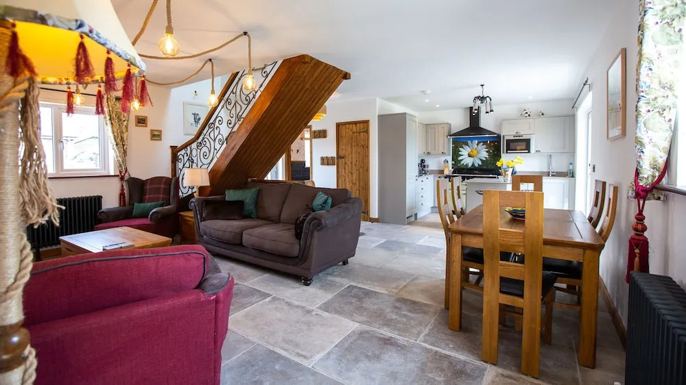 Luxury Cottage With hot tub in the Forest of Dean