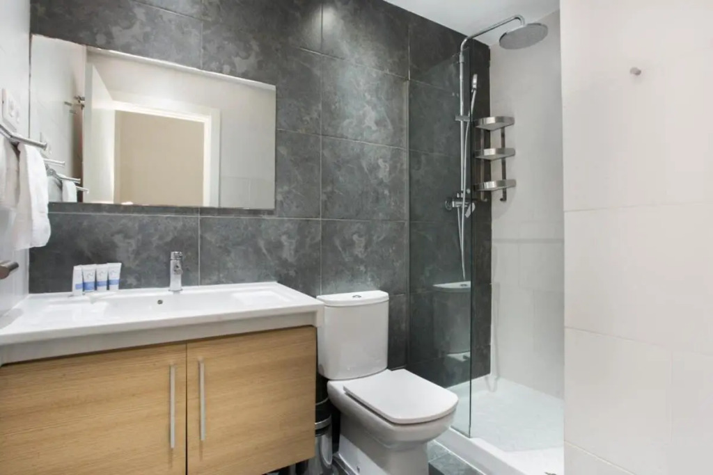 Bright and modern 2bedroom in Las Ramblas 2 1A