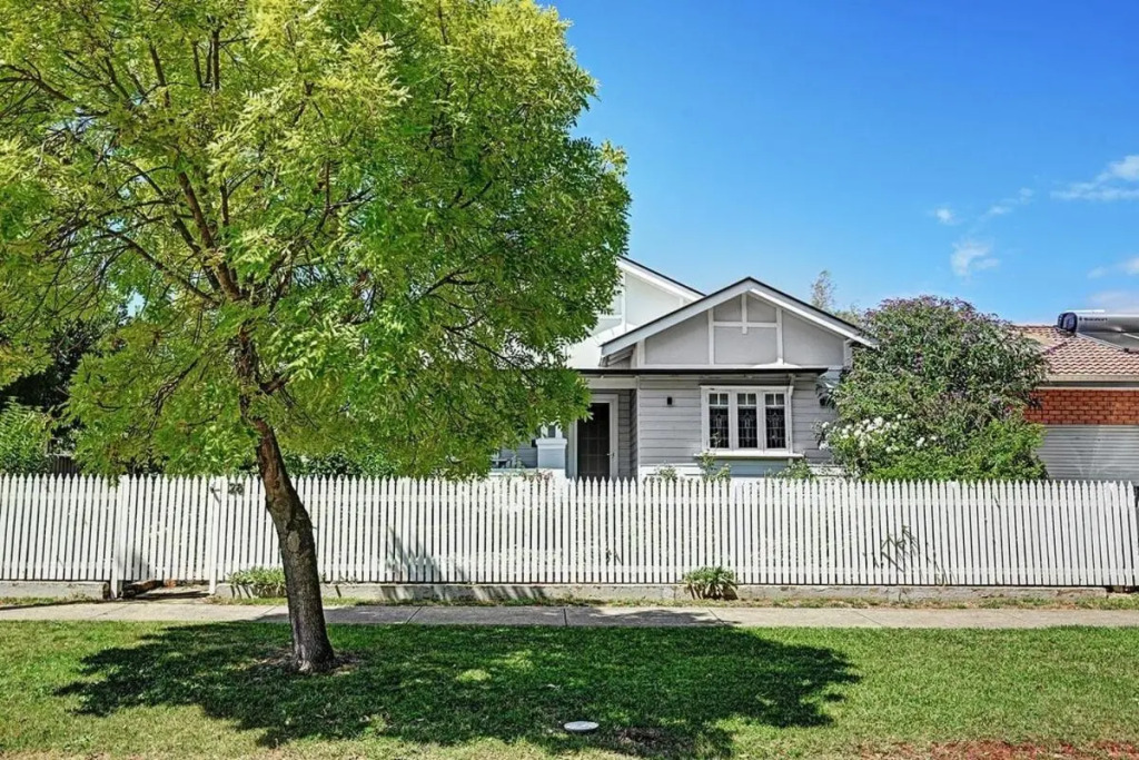 Bindi Cottage, Spacious & Unique, Opposite Pool