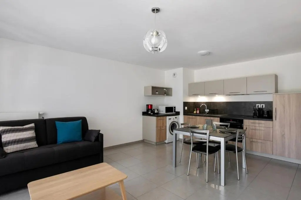 Spacious 1-bedroom with terrace 15 min from Lake Annecy Welkeys