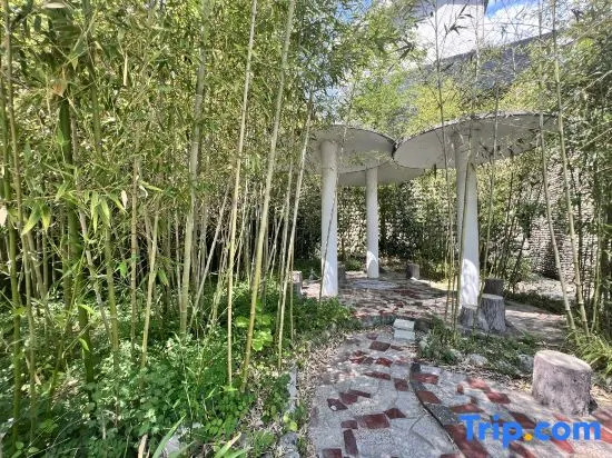 Qinling Apartment