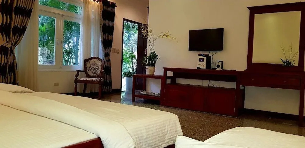 Núi Cấm Resort