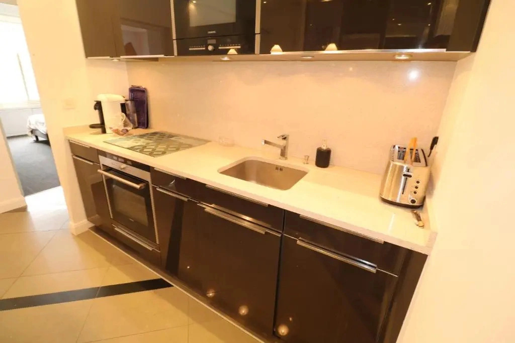 Beautiful 3 bedroom. Direct sea view. 401