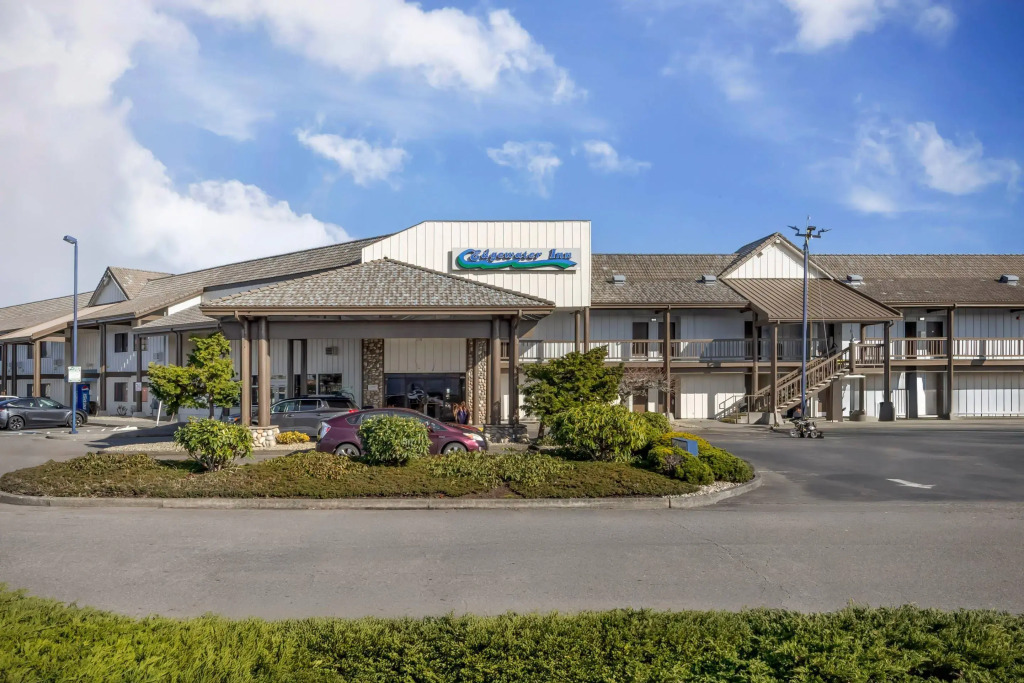 Edgewater Inn and Suites, an Ascend Collection Hotel