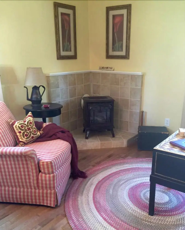 Romantic Rogue River Cottage ~ Near Del Rio Winery