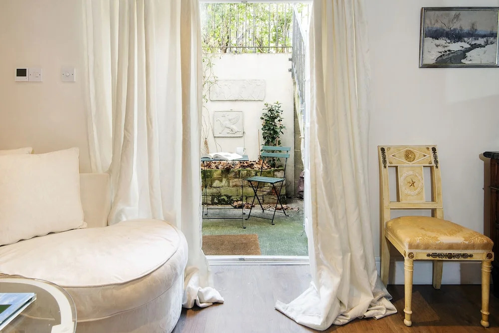 Pleasant Hackney Home by Victoria Park