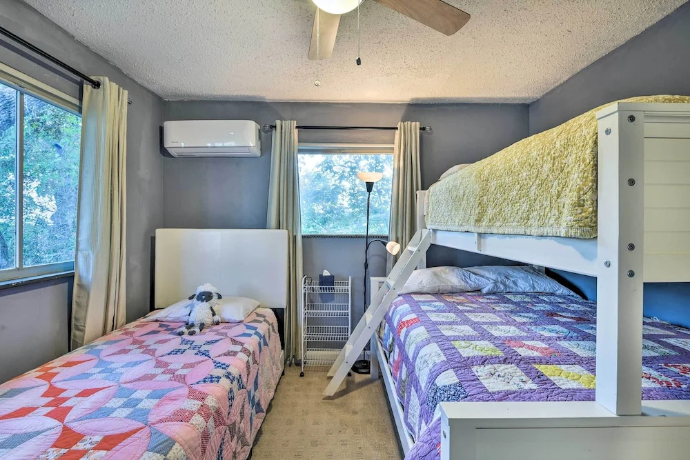 Cozy Graham Retreat ~ 3 Mi to Lake Eddleman!