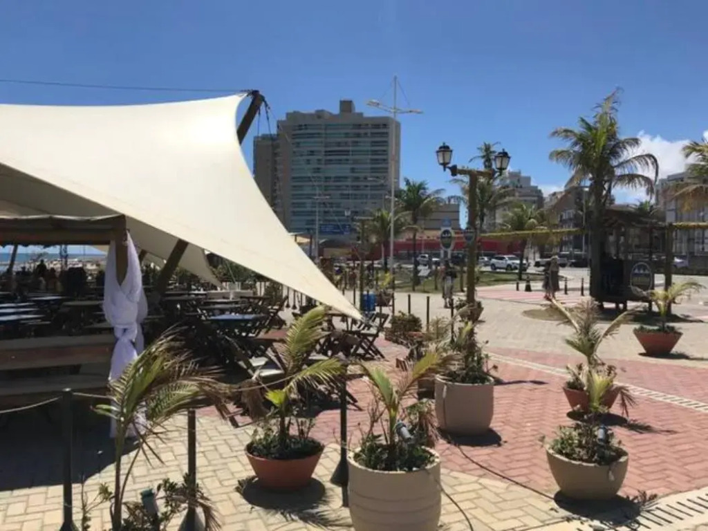 Apartamento em frente a Praia da Pituba Salvador