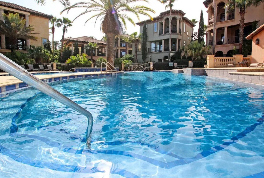 Bel Sol Luxury Tuscan-style Home Steps to Private Tropical Pool by Redawning