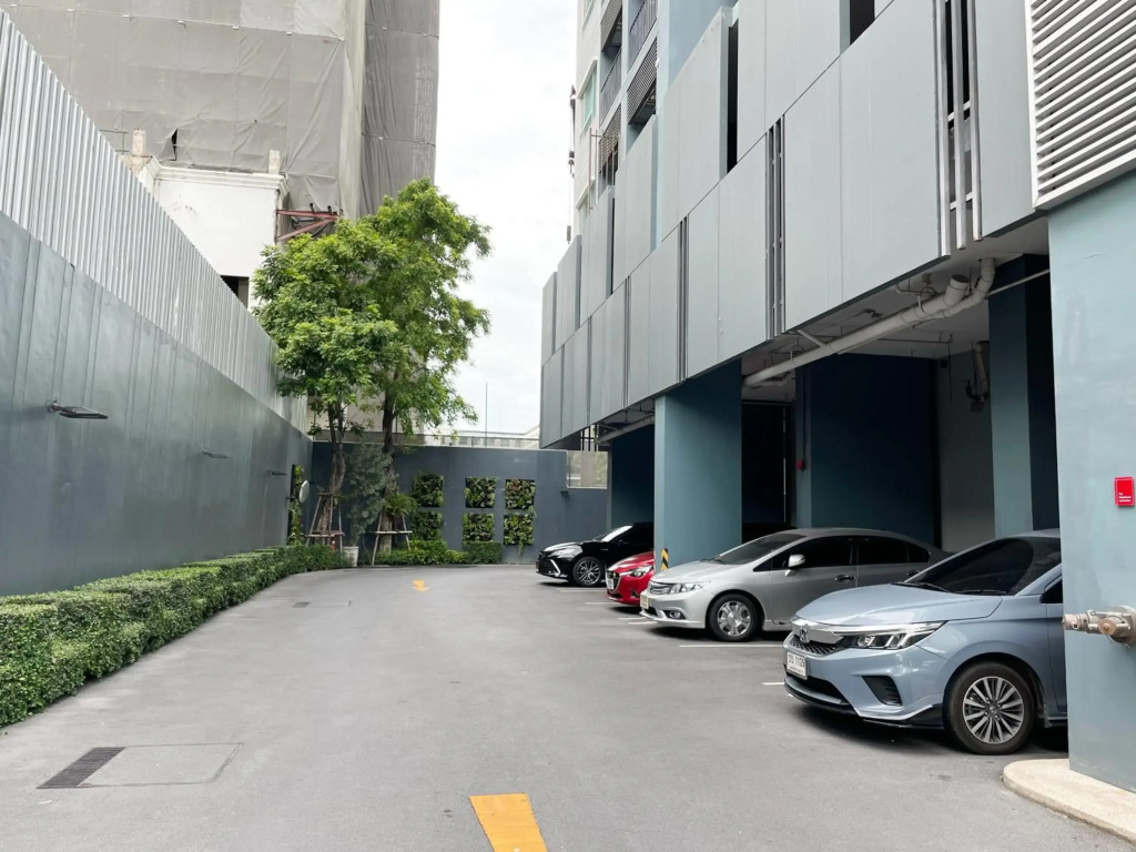 芭提雅Fnb Central 无边泳池