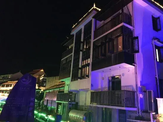 Blue Hotel