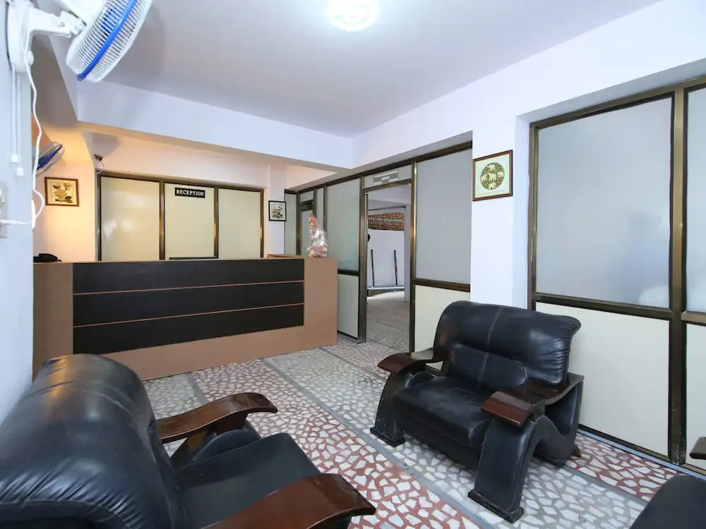 OYO 15094 Sukooon City View
