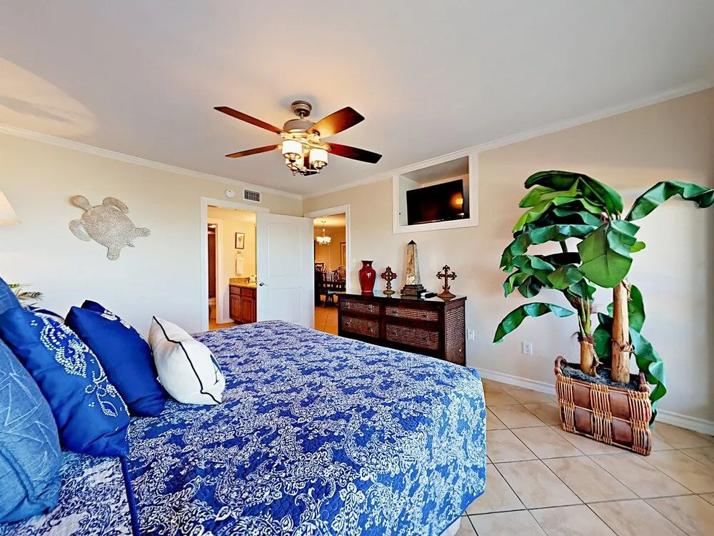 4400 Gulf Blvd Condo Unit 106