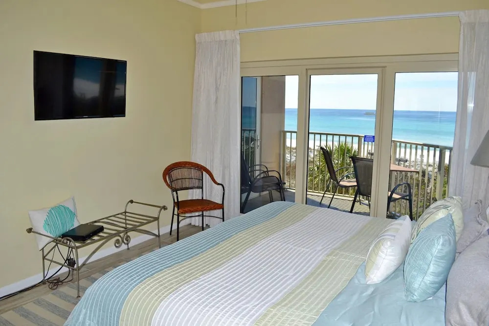 Tops'l Resort by Gibson Beach Rentals
