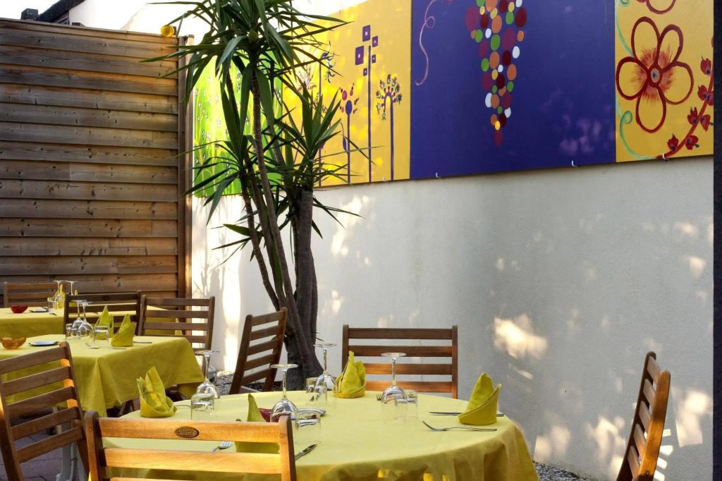 Logis Hôtel Restaurant La Palette