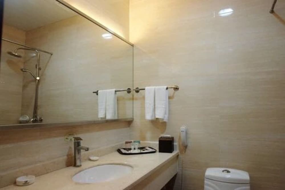 Dunhuang Golden Leaf Hotel