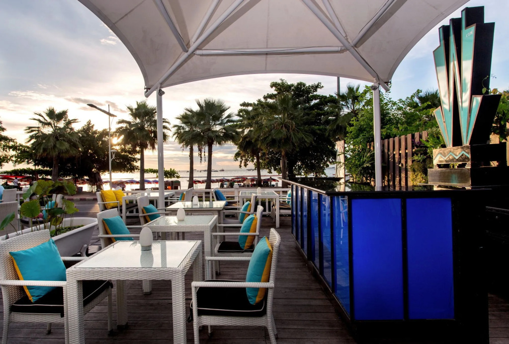 Wave Hotel Pattaya
