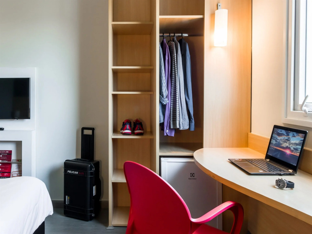 ibis Marilia