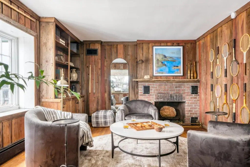 River Lodge by Avantstay 11 BR Historic Estate w/ Pool & Views of Hudson!