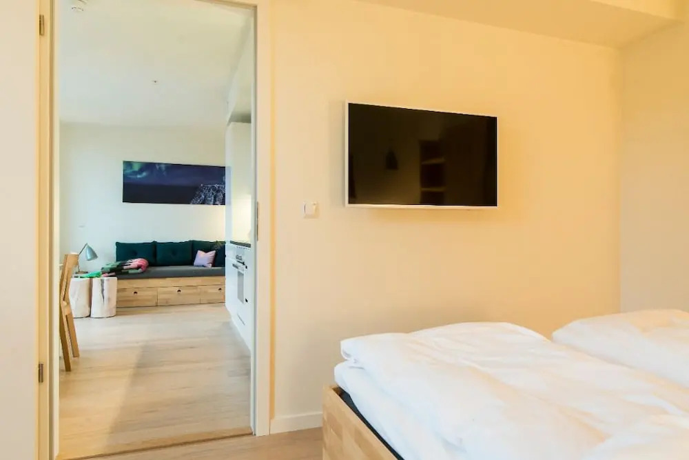 StayPlus Modern Apt Rooftop Terrace