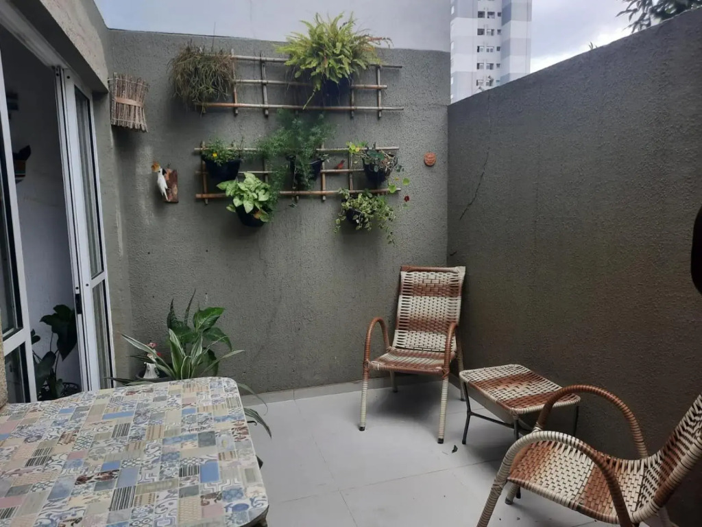 Charmosa casa em condominio com quintal
